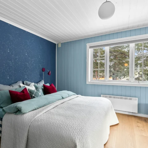 Combinación de tonos azules en el dormitorio principal